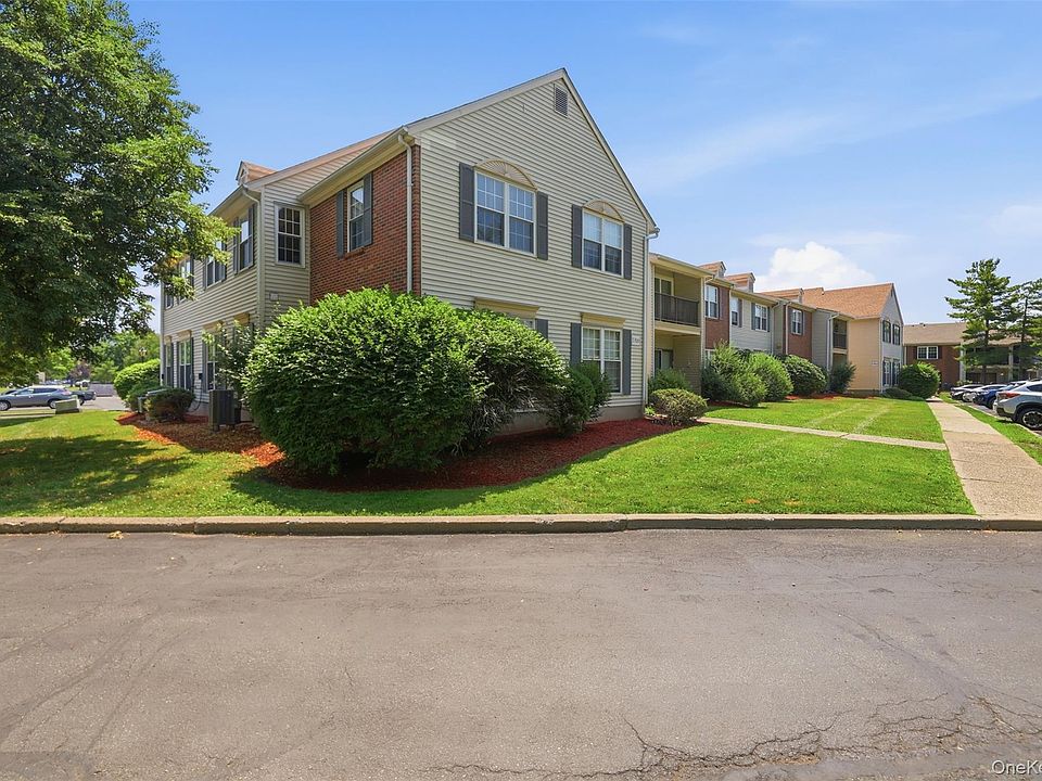 1st image of 33 Moore Lane #15