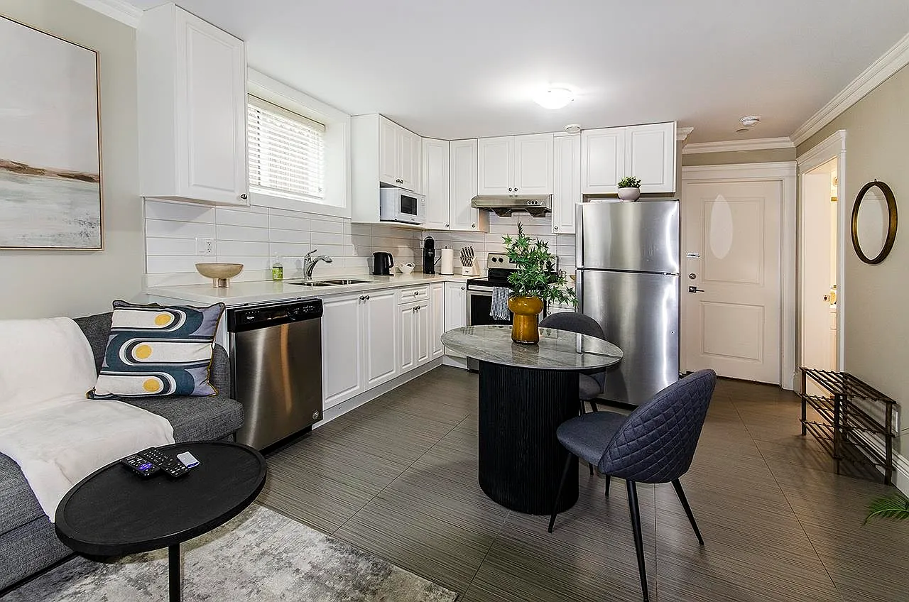 1 bed, 675 sqft, $2,300 — Photo 2