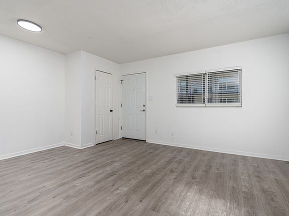 3rd image of 1500 W Lovers Ln APT 306