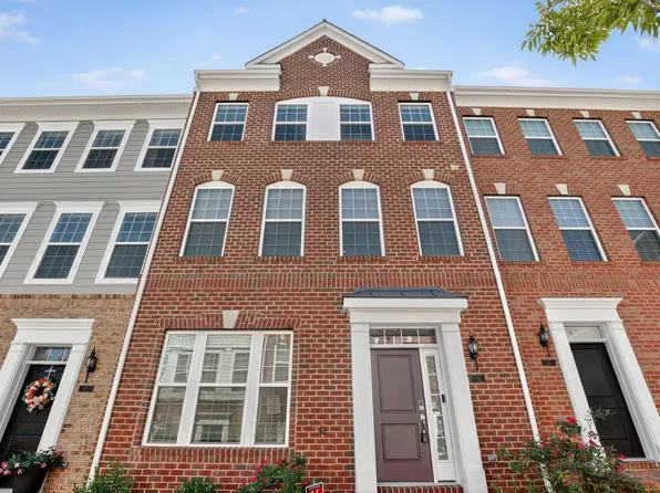 95 Jockey Dr, La Plata, MD 20646