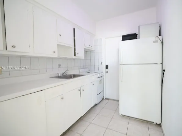 770 83rd St APT 3, Miami Beach, FL 33141