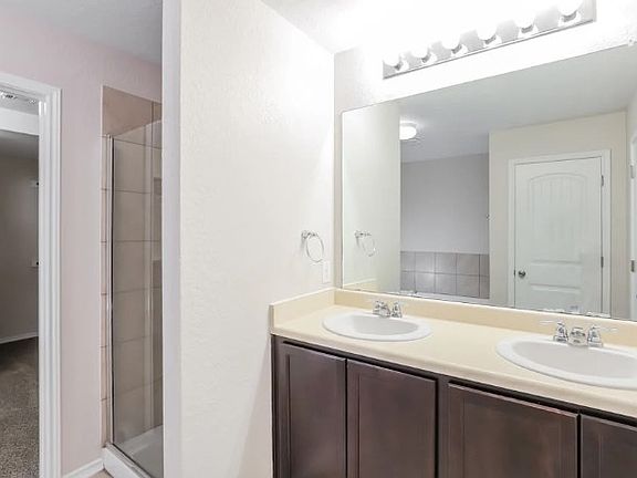 4th image of 4652 Palmetto Pl