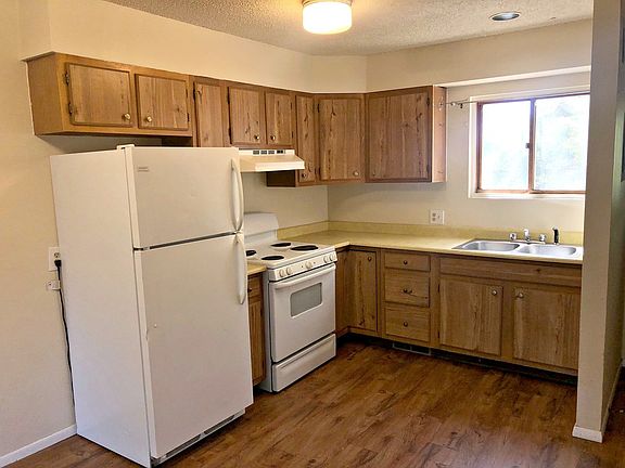 4th image of 702 Midland Ave #8M