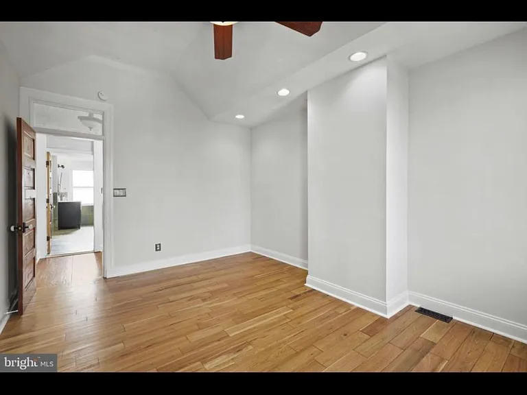 1640 S Charles St — Photo 40