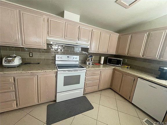 4th image of 16741 Vista Del Sol