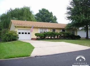 1624 E 18th Ter, Lawrence, KS 66044