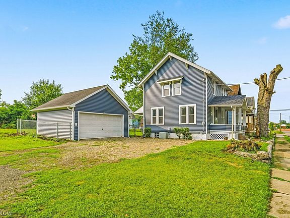 3rd image of 410 Warner Rd SE