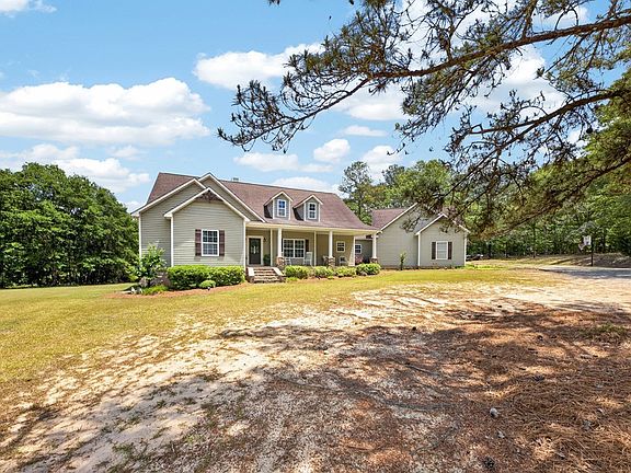 3rd image of 150 Magnolia Rd