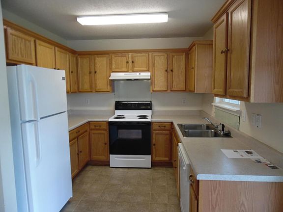 3rd image of 11115 Sonja Dr