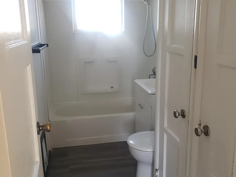 804 Camas Ave NE — Photo 3