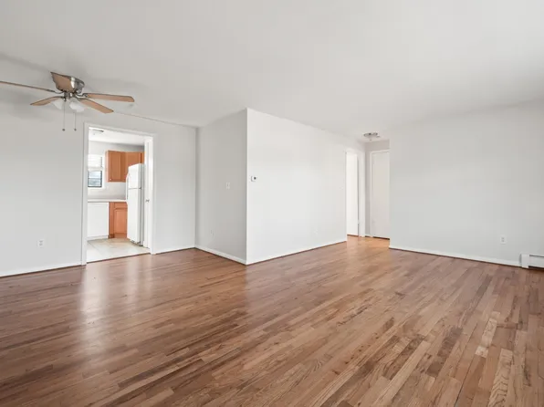 100 Sycamore Ln #2, Manchester, CT 06040