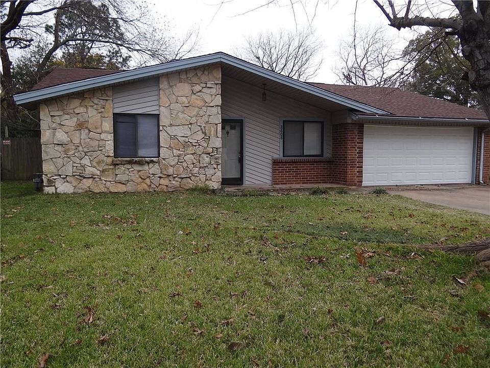 1st image of 2608 Hollywood Dr