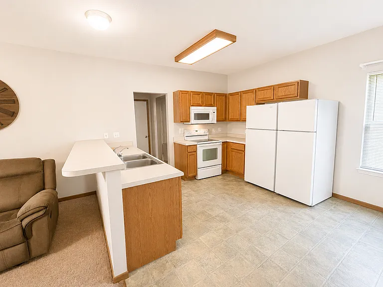 4006 Meadow View Dr — Photo 8