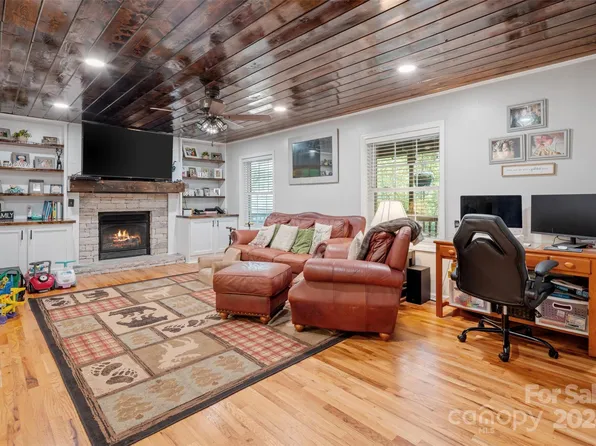 74 Woodstone Way, Canton, NC 28716