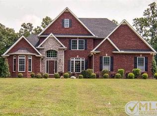 1894 Nails Ck Rd, Burns, TN 37029