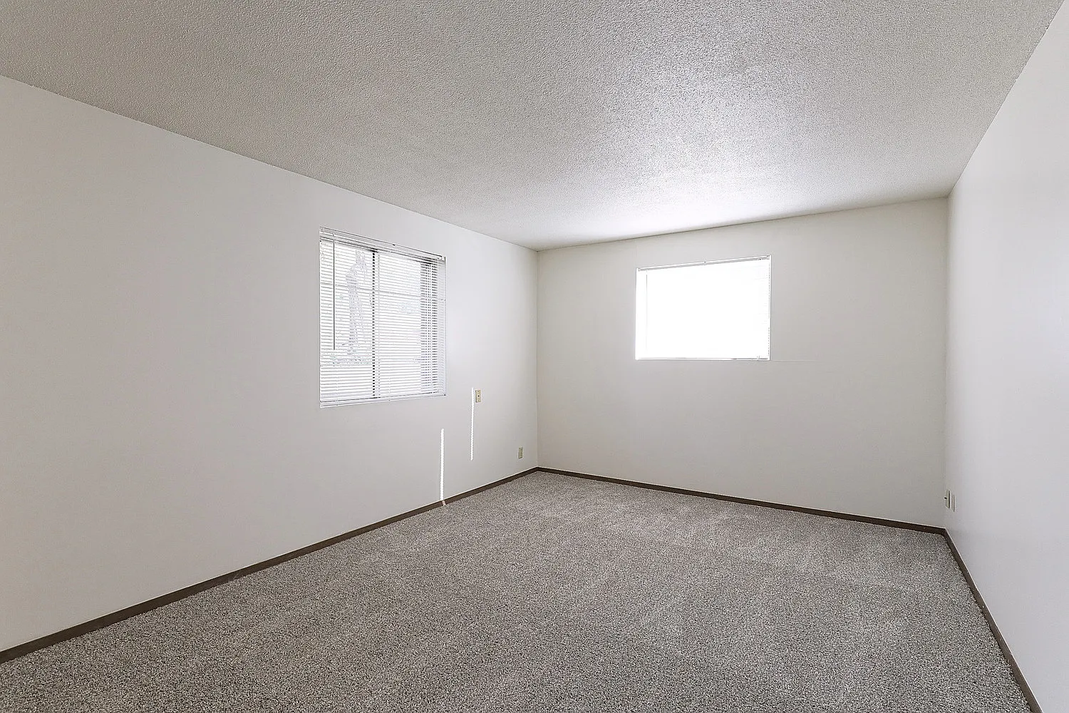 2 bed, 788 sqft, $699 — Photo 3