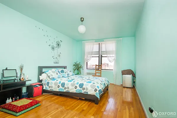 Sold by Oxford Property Group | media 4
