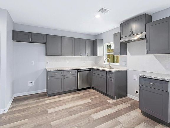 3rd image of 6614 Haight St #A/b