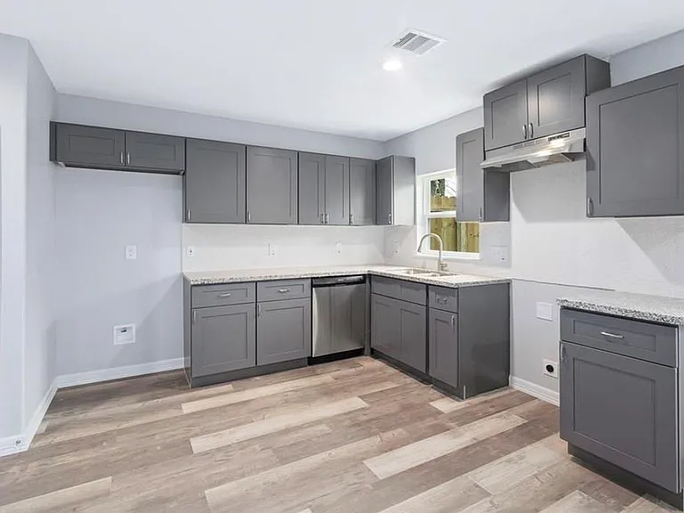 6614 Haight St #B — Photo 3