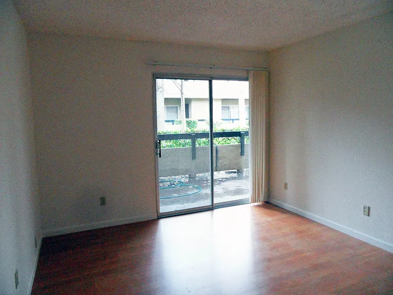 296 Tradewinds Dr #1 — Photo 10