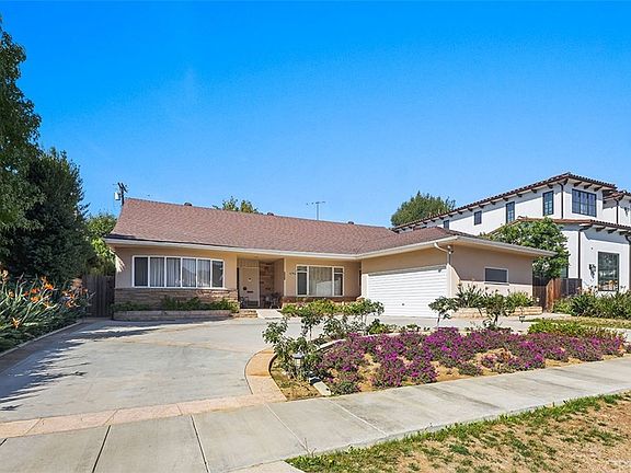 2nd image of 3021 Earlmar Dr