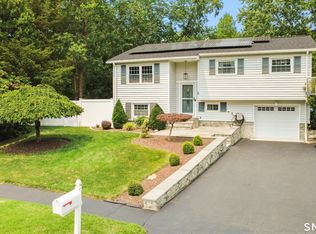 8 Country Club Rd, Norwalk, CT 06851