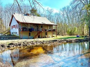 607 Maple Valley Rd, Coventry, RI 02816