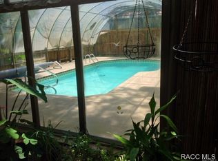 9251 S Great Oaks Dr, Floral City, FL 34436