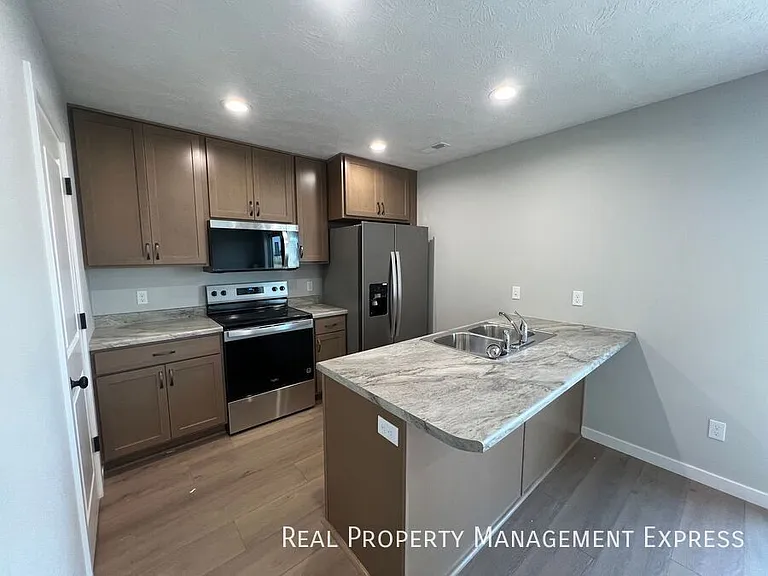 9666 W Tunis Dr — Photo 6