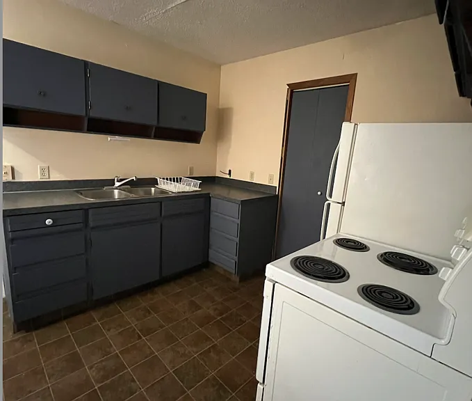 2346 Winnipeg St #3 — Photo 4