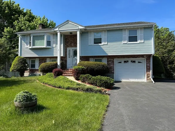 2 Whittemore Ln, Stoneham, MA 02180