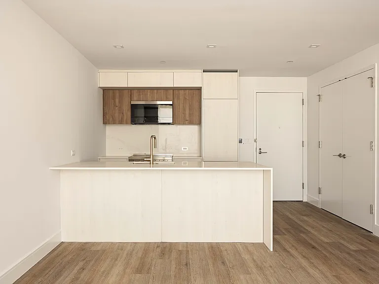 644 E 14th St #1902 — Photo 3