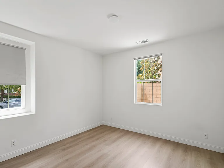 217 Wicker — Photo 18