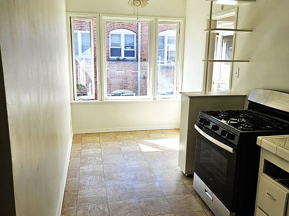 4th image of 331 S Cochran Ave APT 3