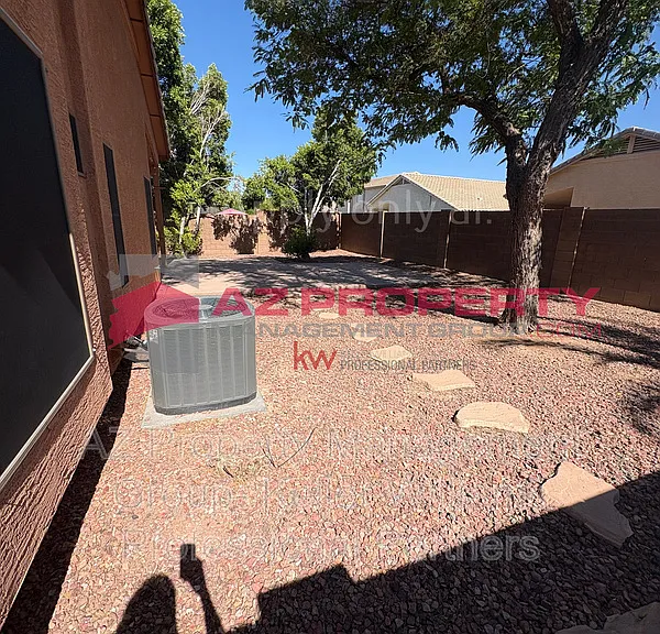 15745 W Latham St — Photo 3