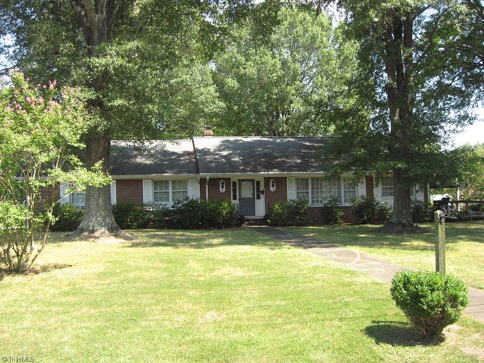 1st image of 318 Cedar St