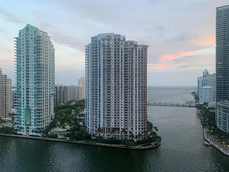 300 S Biscayne Blvd #T-1908 — Photo 6