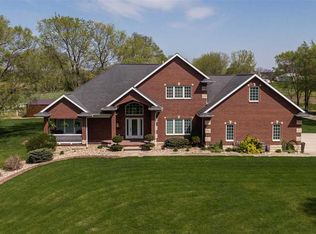 2050 325th Ave, Dyersville, IA 52040