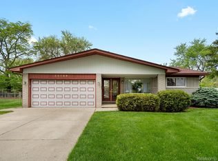 35689 Tina Dr, Sterling Heights, MI 48310