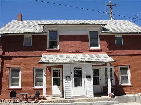 Carriage House has 4 1 bedroom apartments.