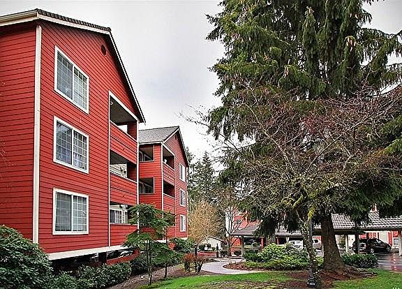 4th image of 15433 Country Club Dr Unit F104