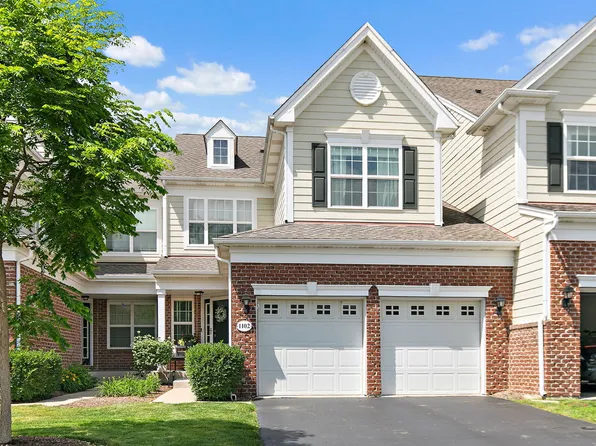 1102 Pine Valley Ct, Elgin, IL 60124