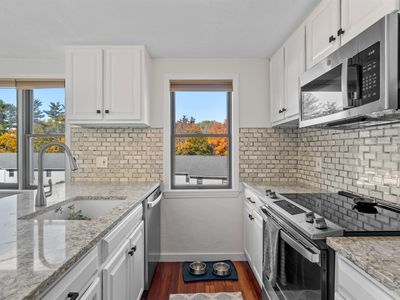 13 Moonlight Drive, Newmarket, NH, 03857