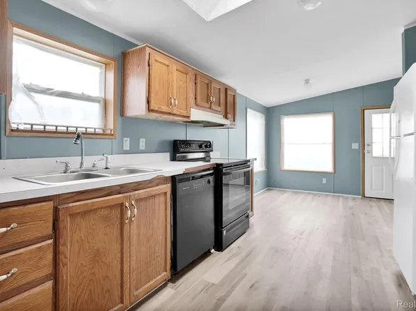 41021 Old Michigan Ave Trlr 230, Canton, MI 48188