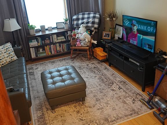 4th image of 1357 N Ashland Ave APT 3A