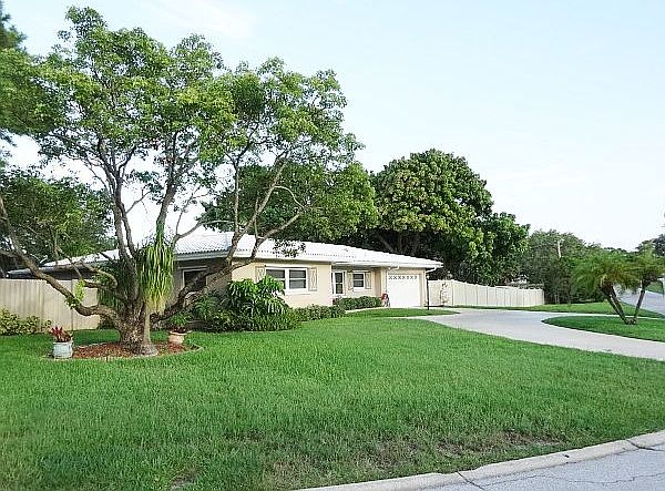 1st image of 10447 Hetrick Cir W