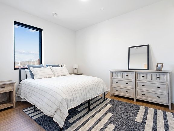 4th image of 100 N Farwell St #218