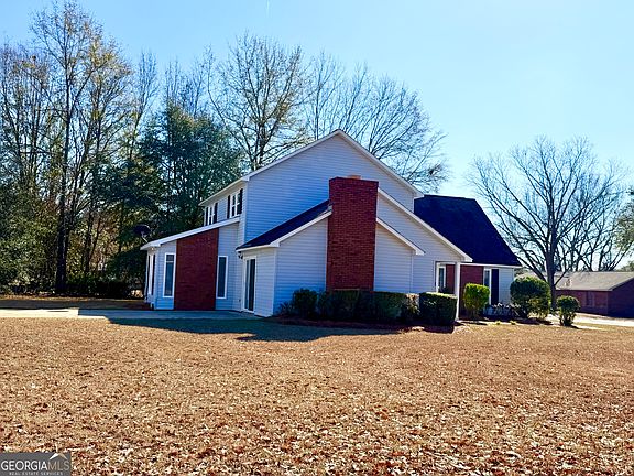 2nd image of 1610 Lance Dr