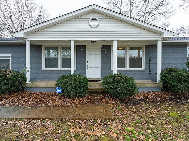 6473 Thunderbird Dr — Photo 2