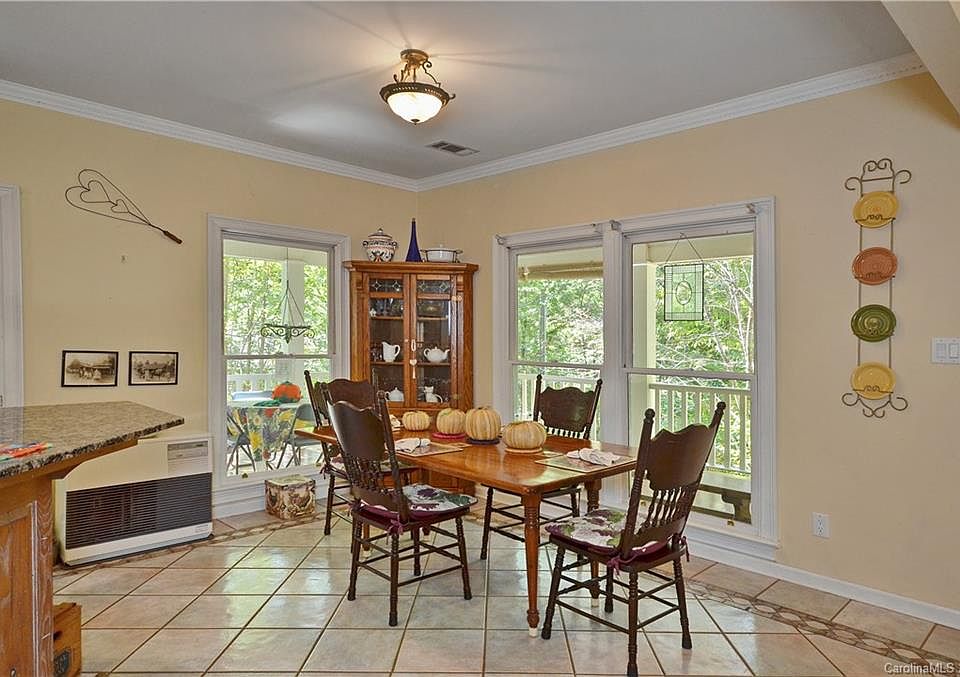 2nd image of 290 Sleepy Hollow Dr